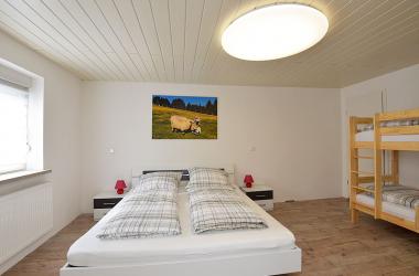 Ferienwohnung 2 (Schlafzimmer)